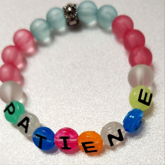 Hand Crafted Stretch Bracelet Beaded Glow in the Dark Med. Green Blue Yellow - Picture 1 of 9